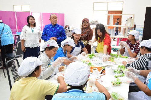 มรภ.นศ. จัดอบรมพัฒนาอาชีพโครงการมหาวิทยาลัยประชาชน ทำอาหารเมนูสุขภาพ