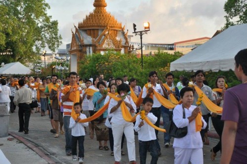 ม.ราชภัฏนครฯ ร่วมกับจังหวัดนครศรีธรรมราช อนุรักษ์ประเพณีไทย จัดงาน “มาฆบูชาแห่ผ้าขึ้นธาตุ ประจำปี 2560”