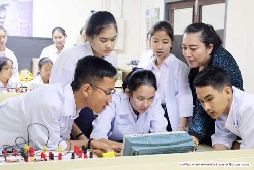 NSTRU and Jaruspichakorn School co-organize the Science Camp