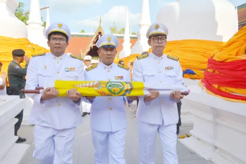 บุคลากรมรภ.นศ. ร่วมริ้วขบวนแห่และถวายผ้าพระบฏพระราชทานแด่องค์พระบรมธาตุเจดีย์นครศรีธรรมราช เนื่องในงานมาฆบูชา แห่ผ้าขึ้นธาตุ ประจำปี 2561