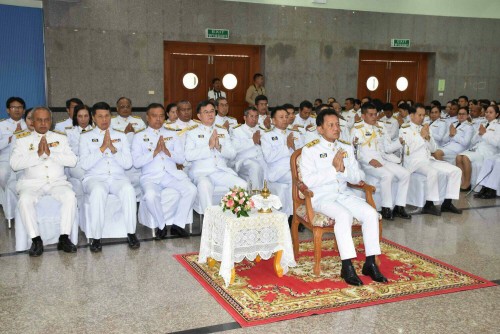 ตัวแทนผู้บริหาร มรภ.นศ.วมประกอบพิธีถวายราชสดุดี เนื่องในวันพระบาทสมเด็จพระพุทธยอดฟ้าจุฬาโลกมหาราช และวันที่ระลึกพระมหาจักรีบรมราชวงศ์ ประจำปี 2561