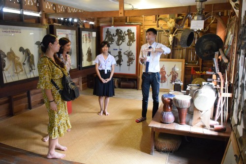 Tourism students under the field practicum